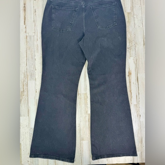 Universal Thread Women's High-Rise Flare Jeans Black Denim Size 16R Short NWT - Picture 12 of 12